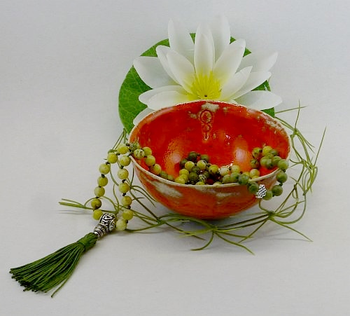 Bild "Keramikschalen:Schale-klein-orange-mitMala-2-500_ji.jpg"