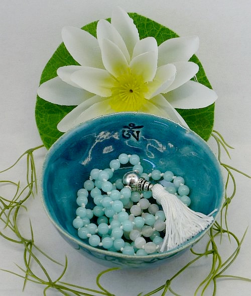 Bild "Keramikschalen:Schale-klein-tuerkis-mitMala-500_ji.jpg"