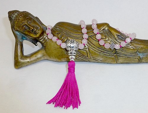 Bild "Malas geknotet:8Symbole-Rosenquartz-1-500_ji.jpg"