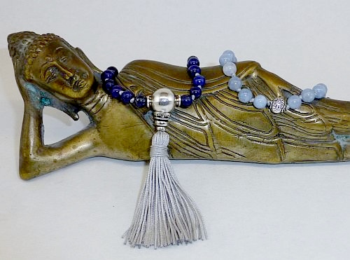 Bild "Malas geknotet:Buddha-Lapis-Aquamarin-1-500_ji.jpg"
